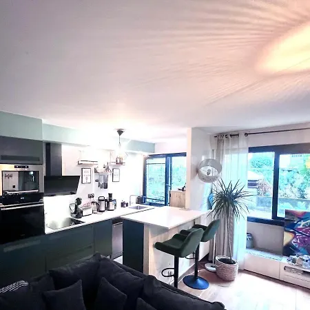 Cosy Flat, Quiet Place, Next To Market & Bakery * París