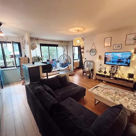 Apartamento Cosy Flat, Quiet Place, Next To Market & Bakery *